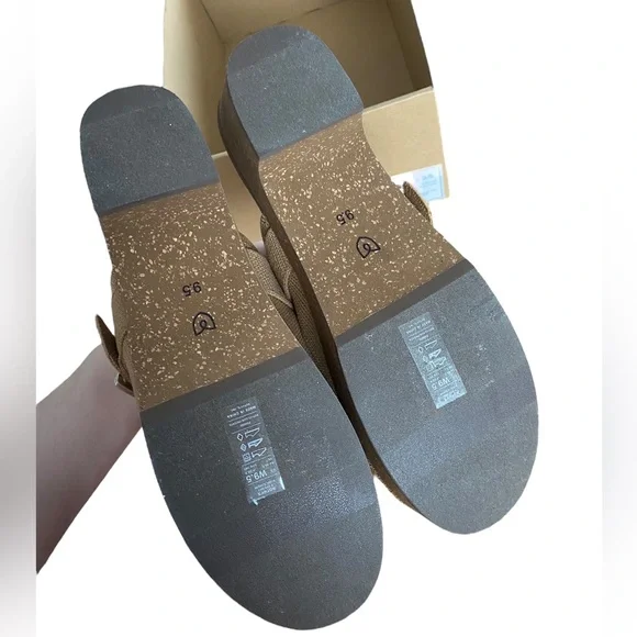 Rothy’s The Classic Clog – Butternut | Size 9.5 | NIB - Picture 3 of 13